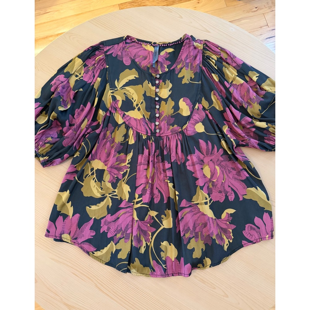 By Anthropologie Drapey Henley Pullover Floral Blouse Size: Medium - Picture 2 of 5